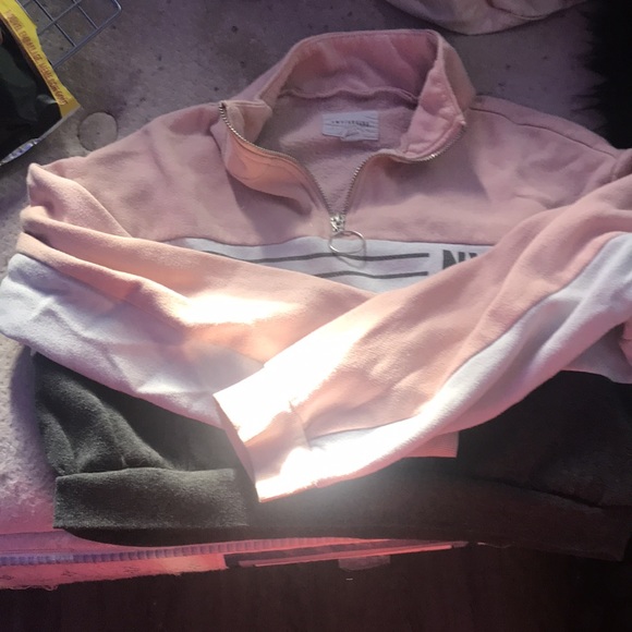 cropped hoodie - Picture 2 of 6